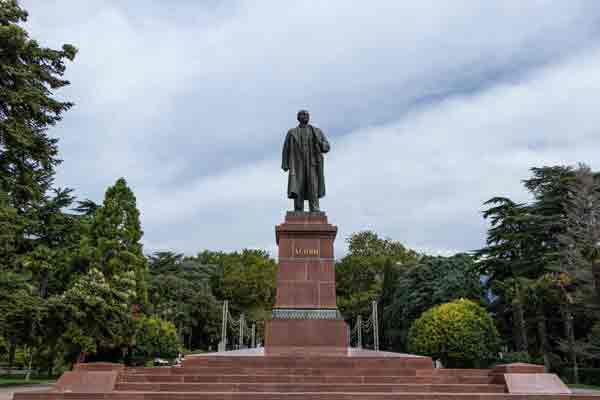 Ялта, памятник Ленину