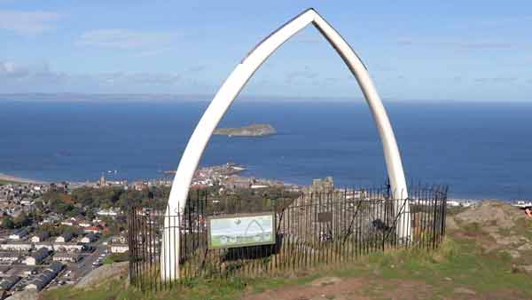 "Китові щелепи" на вершині Норт Бервік Ло