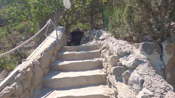 Начало тропы Голицына