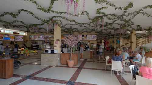 Кафе Хатынка в поселке Николаевка, Крым