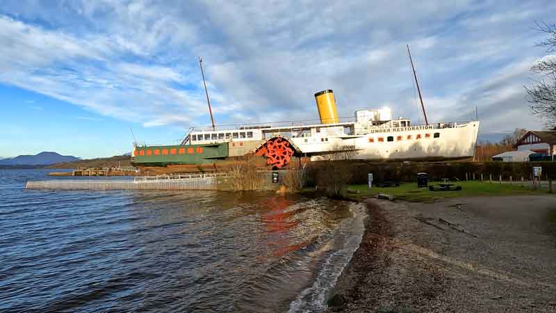 Пароход "Maid of the Loch" в сухом доке на пирсе Лох-Ломонд, Баллох.
