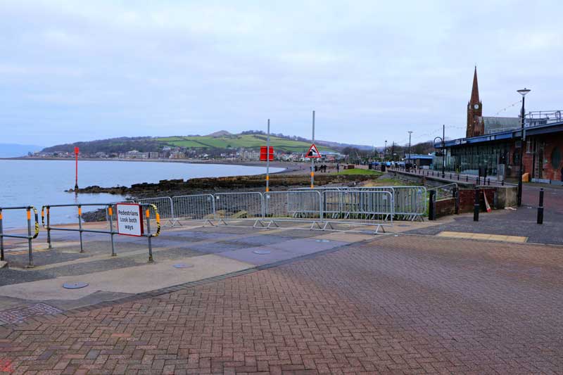 Набережная города Ларгс (Largs) рядом с паромным терминалом на остров Грейт-Камбри